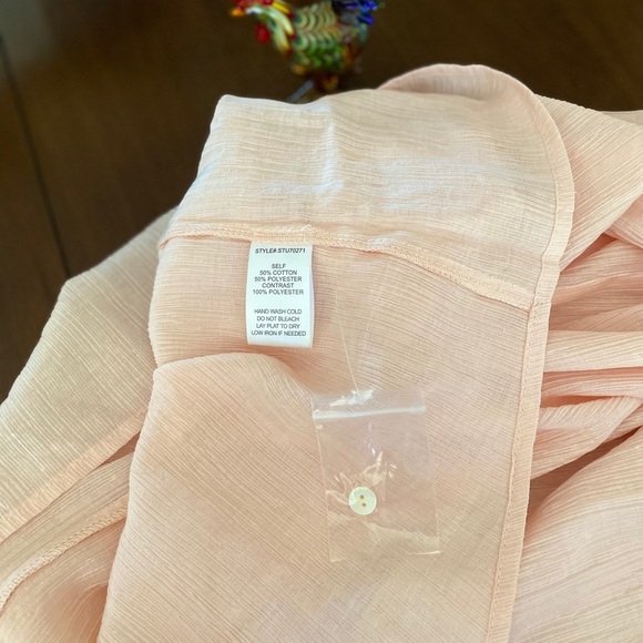 Boho Chic Peach Blouse w Open Crochet Detail - Picture 6 of 8